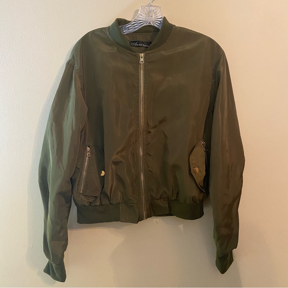 Auxo Collection Army Green Jacket. Size large